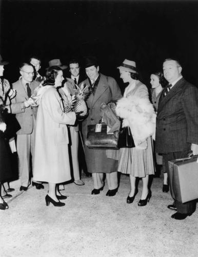 Laurence Olivier and Lady Olivier (Vivien Leigh) arriving at Archerfield airport on Sunday night, June 20, 1948.