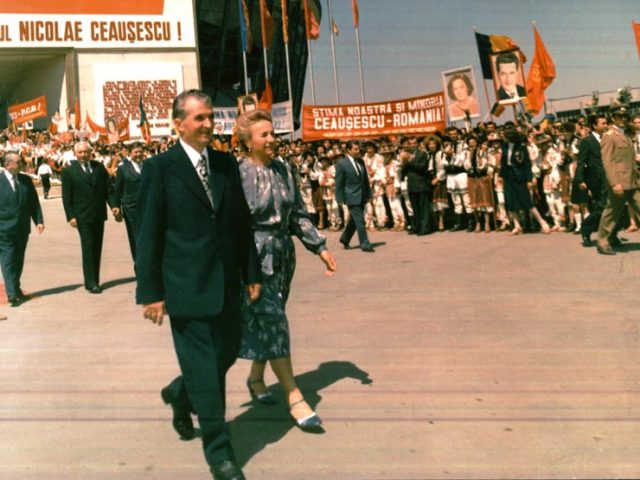 The Ceauşescus’ personality cult on full display, 1986. Photo by fototeca.iiccr.ro