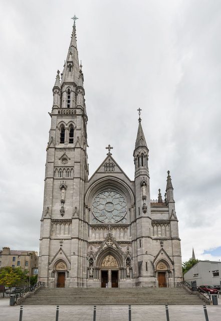 The exterior of St Peter’s Church in Drogheda, Ireland, looking north from West Street. Photo by Diliff CC BY-SA 3.0