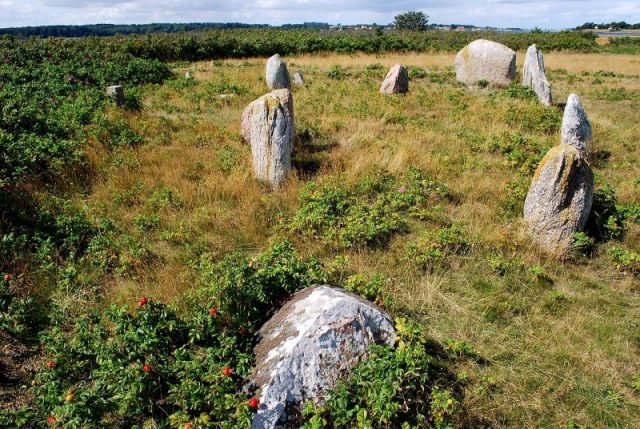 Stone ship from the Viking age on the island of Hjarnø, Denmark. Photo by Erik Christensen CC BY-SA 3.0