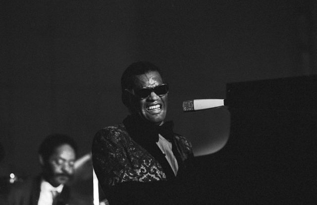 Ray Charles in Hamburg, 1971. Photo by Heinrich Klaffs CC BY SA 2.0