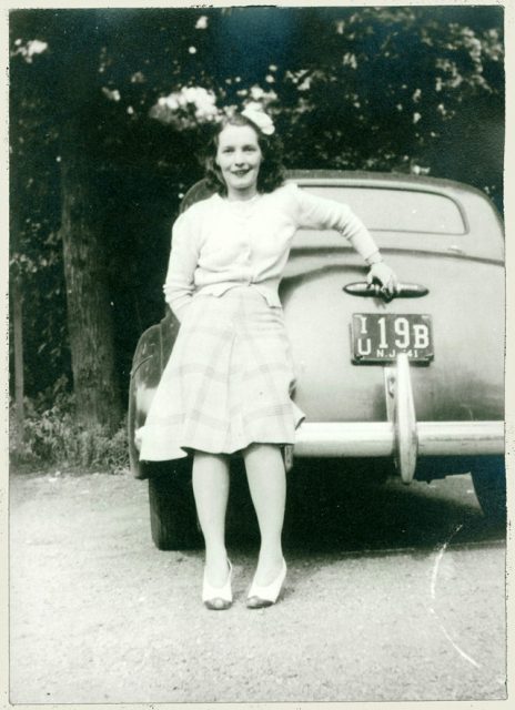 A ’50s teen wearing a fascinator. Fascinators in various guises have gone in and out of fashion since the 19th century. They were a big hit in the 1980s, as sported by Dianna, Princess of Wales, and are considered a suitable alternative to wearing a hat for a number of formal occasions in Britain.