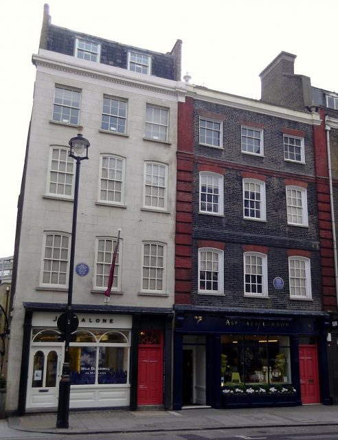 23 and 25 Brook Street, Mayfair, London. The upper floors house the museum. Photo by DAVID HOLT – Flickr CC By SA 2.0