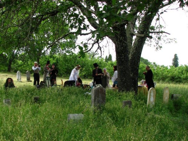 Cemetery Picnic, Gilliam Cemetery, Graton, CA. Photo by David Berry