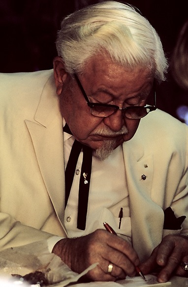 Kentucky Colonel Harland Sanders in the 1970s, in character Photo by Edgy01 CC BY-SA 3.0