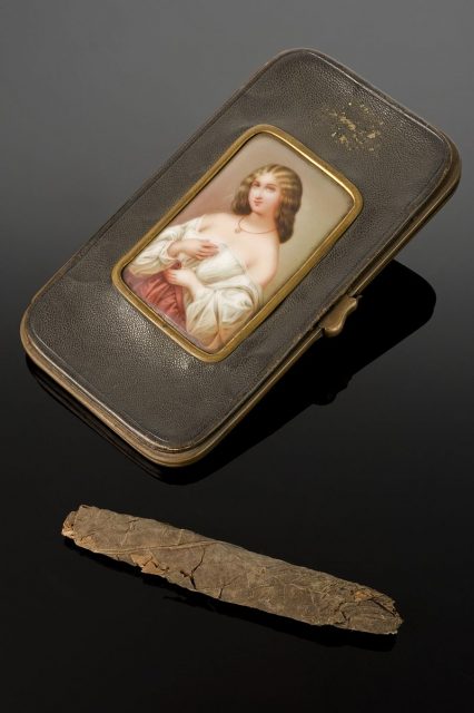Dr. William Palmer’s cigar case with cigar, made in France, 1840-1856. Photo by Wellcome Images CC BY 4.0