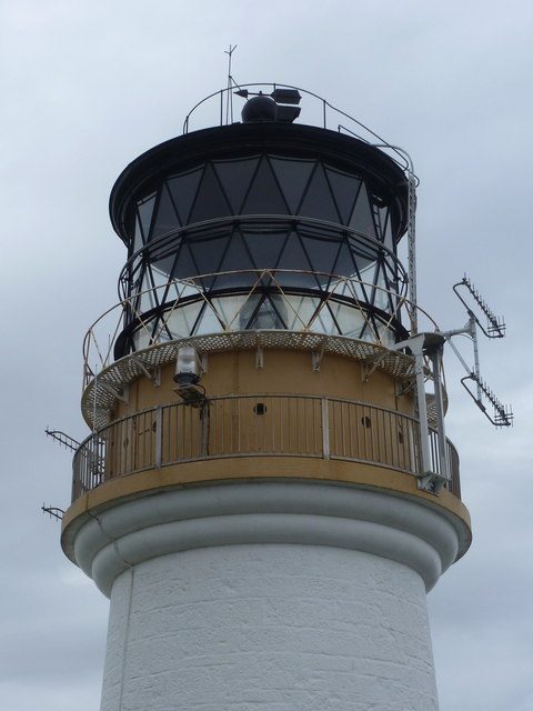 Flannan Isles – close-up of the lighthouse. Photo by geograph CC BY 2.0