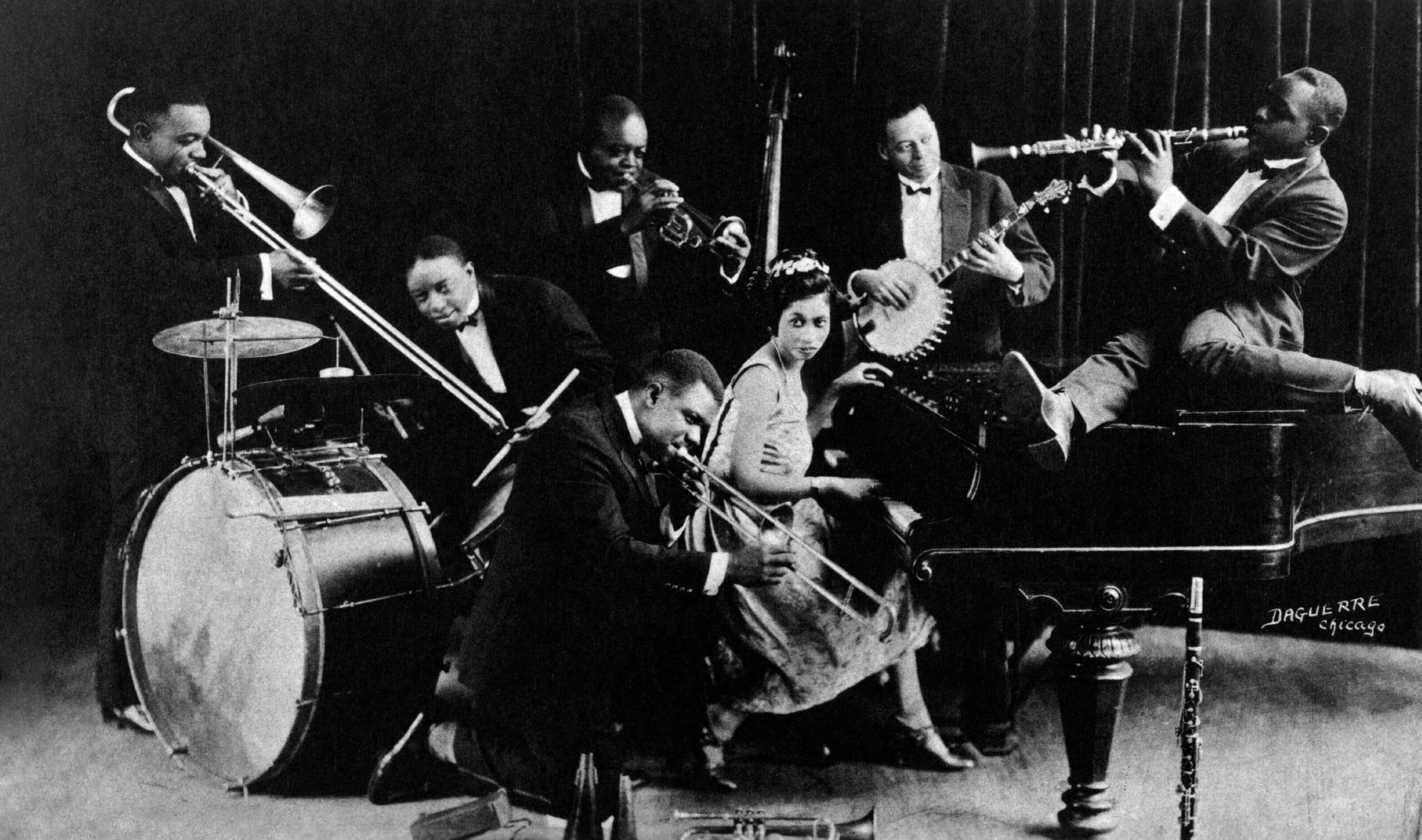 louis armstrong and king oliver with band in chicago