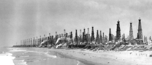 Huntington Beach six years after the Huntington A-1 first produced oil in 1920.