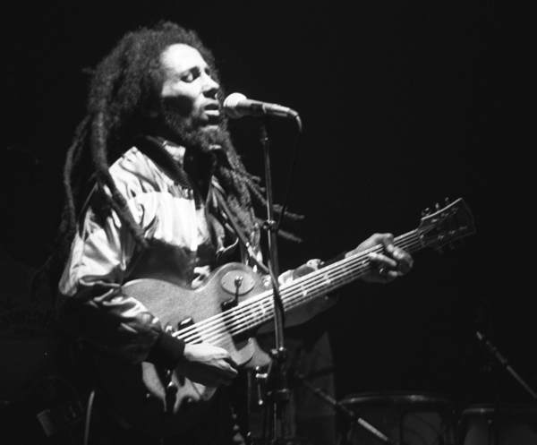 Marley in concert in 1980, Zürich, Switzerland. Photo by Ueli Frey CC BY-SA 3.0