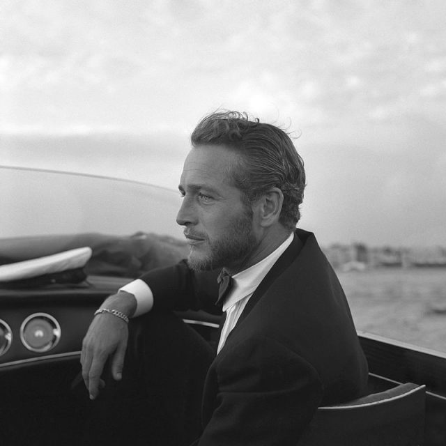 Paul Newman on a water taxi in Venice, 1963. Photo by Lmattozz CC BY-SA 4.0