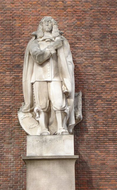 Rotterdam, Schiekade. Statue of Johan de Wit.