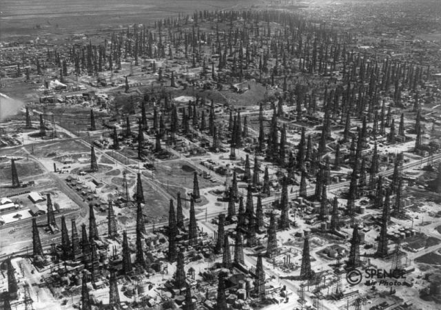 Signal Hill oil field, Long Beach, California, 1937. Photo by Library of Congress