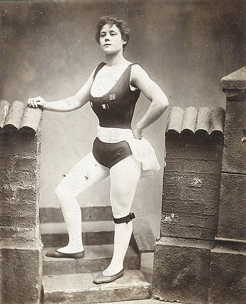 Vulcana, 1900. She was born Kate Williams in Wales in 1874, the daughter of a preacher.
