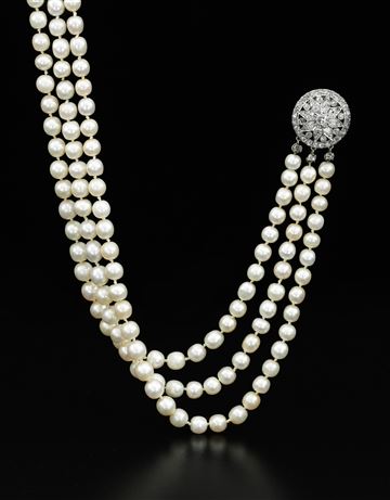 Necklace with 331 fine natural pearls. Courtesy of Sotheby’s
