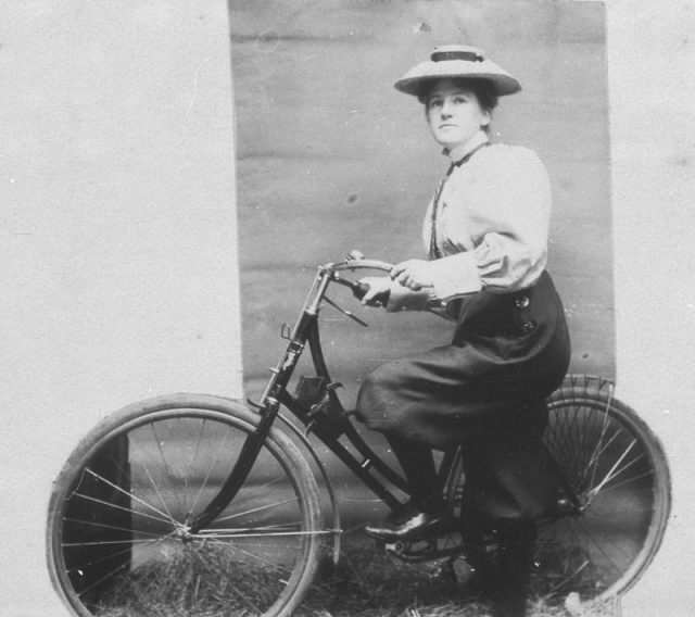 Annie Dawson Wallace with her bicycle