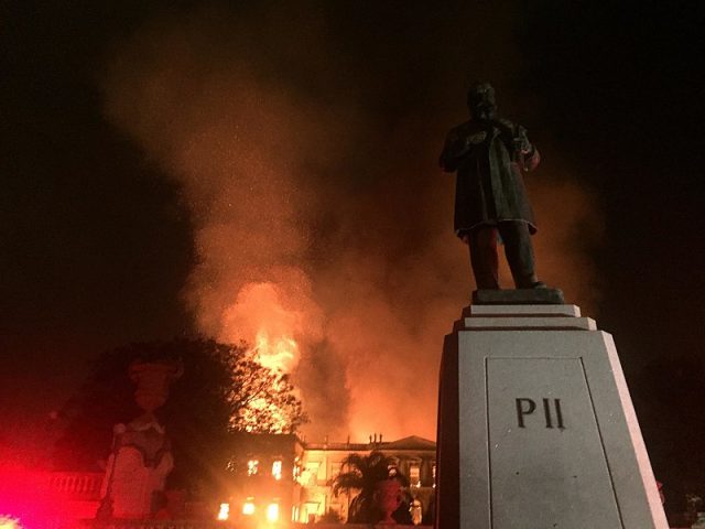 Fire at the National Museum of Brazil in Rio de Janeiro on September 2, 2018. Photo by Felipe Milanez CC BY SA 4.0