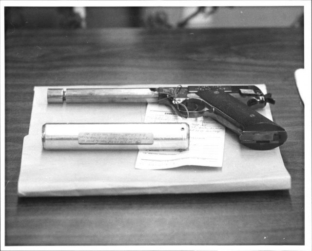 Weapons seized as part of the investigation into Richard Kuklinski on December 17, 1986. He claims to have killed 200 people. Photo by Arty Pomerantz/New York Post Archives /(c) NYP Holdings, Inc. via Getty Images