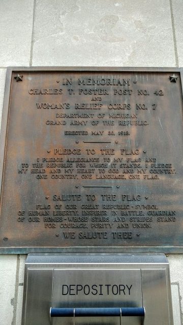 A plaque in Lansing, Michigan, dated 1918, listing the Balch Pledge, which was used parallel to the Bellamy Pledge until the National Flag Conference in 1923. Photo by Zammitj1 CC BY-SA 4.0