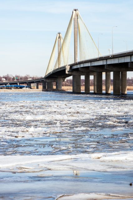 Bridge across the Mississippi River in Alton, Illinois.