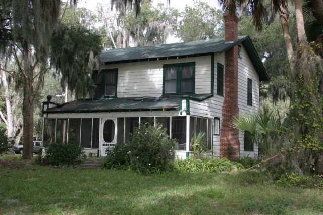 Ma and Fred Barker died in the upper left bedroom of this house beside Lake Weir in Florida.