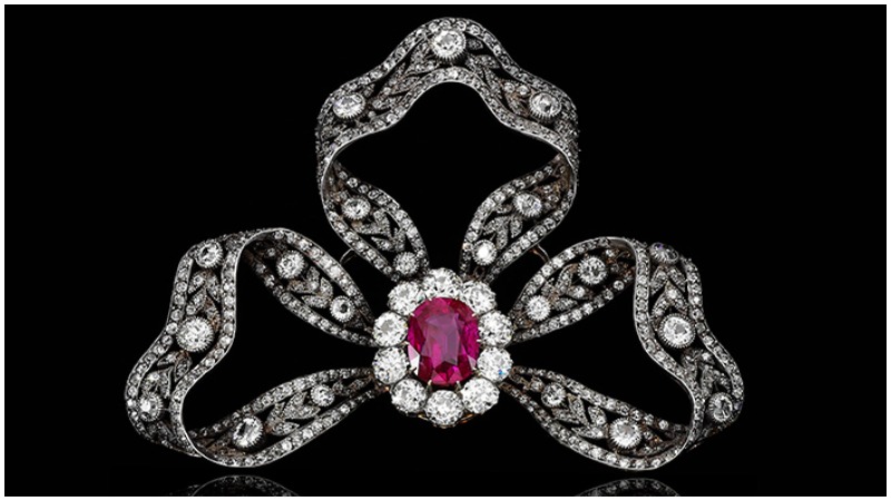 Ruby and diamond brooch weighing 6.89 carats, estimate: $200,000 – 300,000, given by Archduke Frederic of Austria to his daughter
(Courtesy: Sotheby’s)
