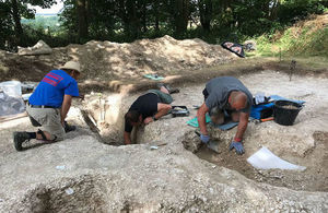 Archaeologists and volunteers at Barrow Clump dig site. Photo courtesy Crown Copyright 2018