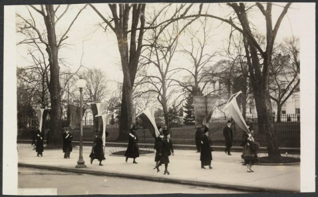 Silent Sentinels of Maryland picket the White House for suffrage in early 1917. (Photo Credit: Wikimedia Commons / Public Domain)