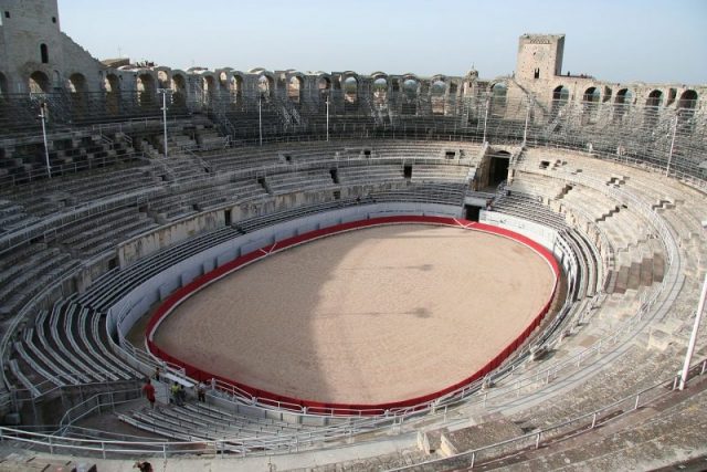 Roman arena at Arles, inside view. Photo by Jmalik CC BY 2.5