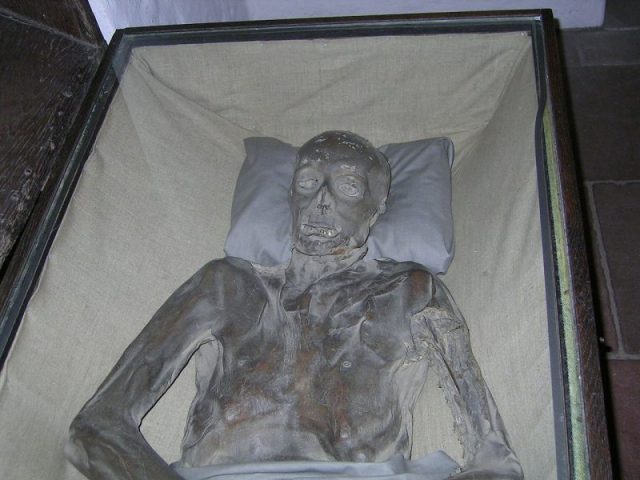 One of the mummies in the basement of the Cathedral. Photo by Rami Tarawneh CC BY-SA 2.5