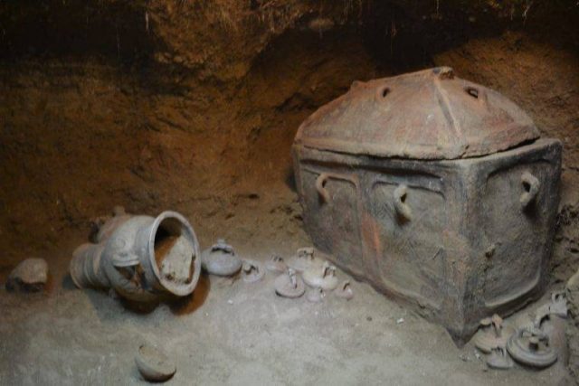 The ornate pottery vessels found inside the tomb were all in good condition. Photo by Greek Ministry of Culture
