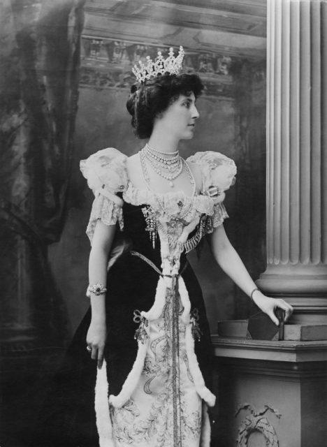 British social reformer Winifred Anna Dallas-Yorke, Duchess of Portland (1863 – 1954) in the robes she wore for the coronation of King Edward VII, 1902. Photo by W. and D. Downey/Hulton Archive/Getty Images