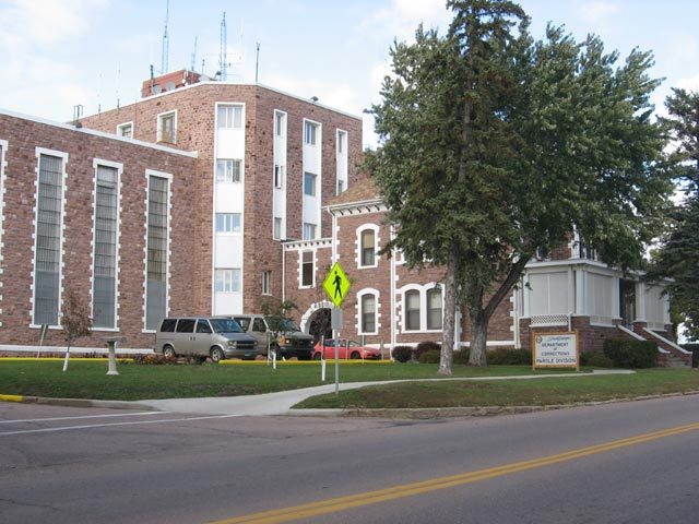 View of the South Dakota State Penitentiary in Sioux Falls, South Dakota, USA. Photo by AlexiusHoratius CC BY-SA 3.0