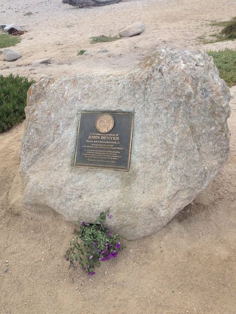 The plaque marking the location of Denver’s plane crash in Pacific Grove, California Photo by Hardyfam44 CC BY-SA 3.0