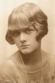 The young Daphne du Maurier, c. 1930.