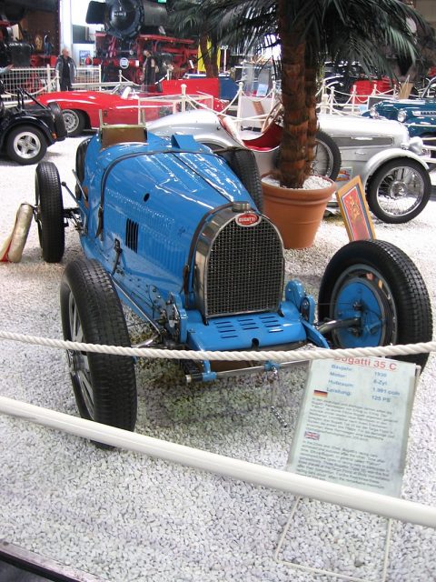 Bugatti Type 35C in racing trim. Photo by Helicop~commonswiki CC BY-SA 3.0
