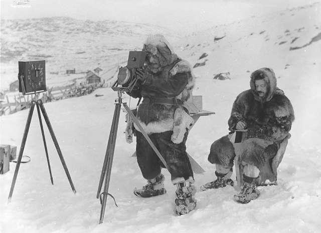 Carl Størmer with assistant Birkeland in 1910.