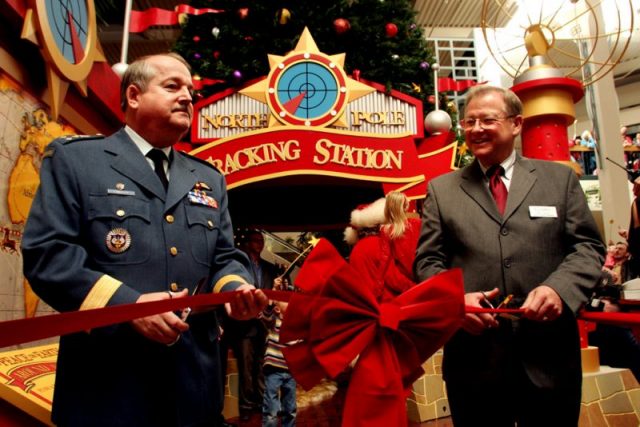 Santa Tracking Station opening on November 17, 2005.