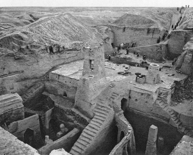 Archaeologists conducting an excavation of Nippur