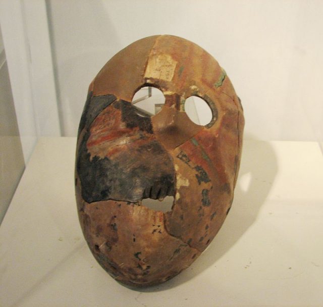 Replica Stone Mask, Nahal Hemar Cave, Pre-Pottery Neolithic B period Photo by Hanay CC BY 3.0