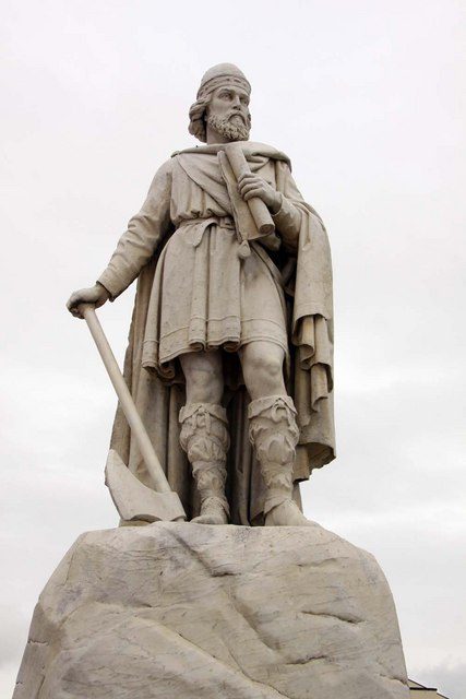 Statue of Alfred the Great at Wantage, Oxfordshire Photo by Steve Daniels CC BY-SA 2.0