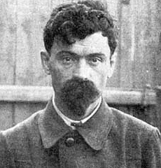 Headshot of Yakov Yurovsky.