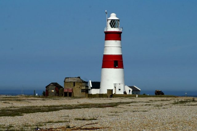 The Orfordness Lighthouse as seen from the south-west. A white shield blocked the light from the town of Orford but not from the forest where the sighting occurred. Photo by David Merrett CC BY 2.0