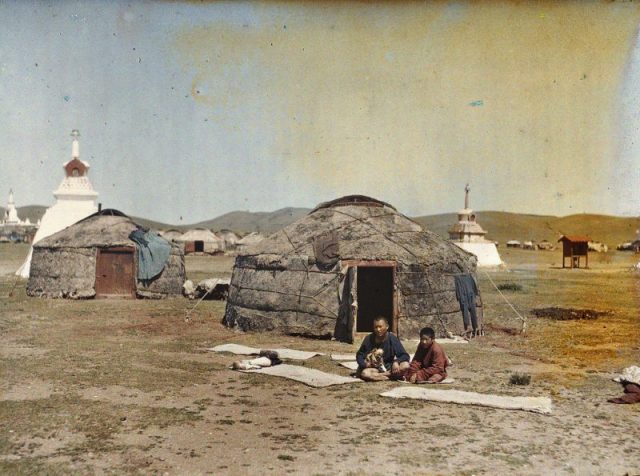 Mongolian yurt, c.1913.