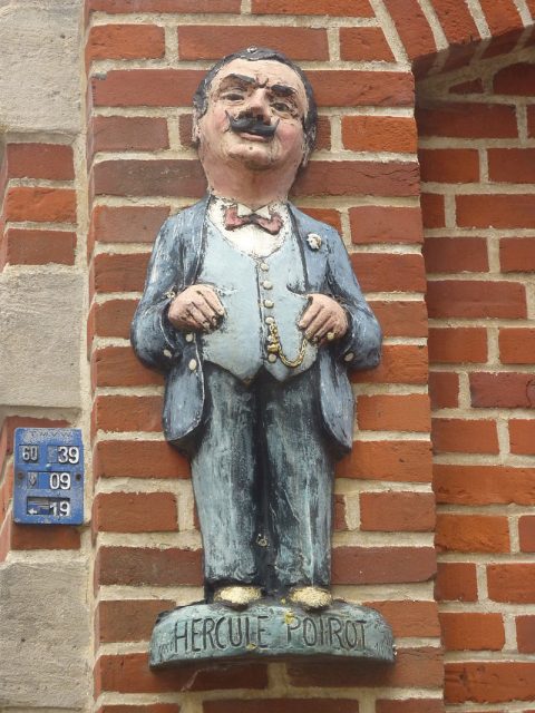Statuette of Poirot in Ellezelles, Belgium. Photo by Lumixbx CC BY-SA 3.0