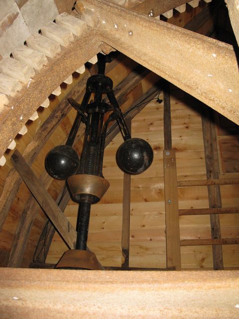 Hammond’s sweep governor, patented in 1873 – a mechanism to control the sweep of the sails in response to changing wind pressure. Mill Hill was the second windmill to be fitted with this new sweep control design. Photo by Michael Roots CC BY 3.0
