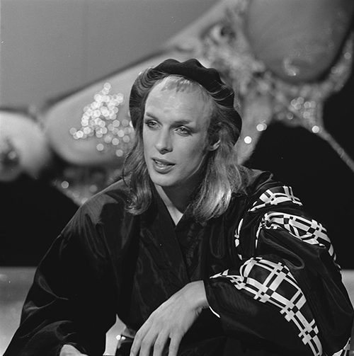 Brian Eno in AVRO’s TopPop (Dutch television show) in 1974. Photo by AVRO CC BY-SA 3.0