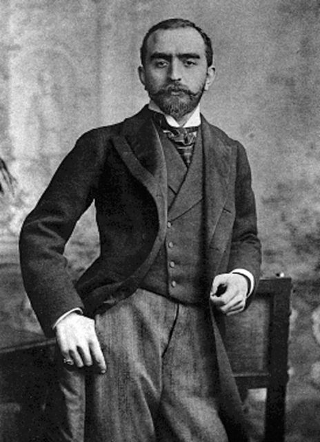 Picture of Calouste Gulbenkian in his late 20s.