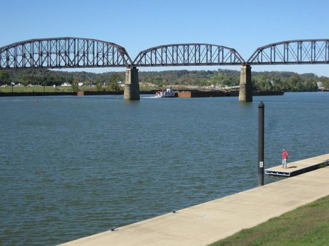 Coal Barge Near Silver Bridge Collapse. Photo by Richie Diesterheft CC BY 2.0