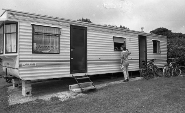 The caravan in which the owners of Shanagarry House, The Knowles, are staying – Marlon Brando has been living in their home whilst the movie, ‘Divine Rapture’ was being filmed in Ballycotton, Co Cork. Pic: Tom Burke 06/07/1995, 795-178, part of the Independent Newspapers Ireland/NLI Collection. Photo by Independent News and Media/Getty Images